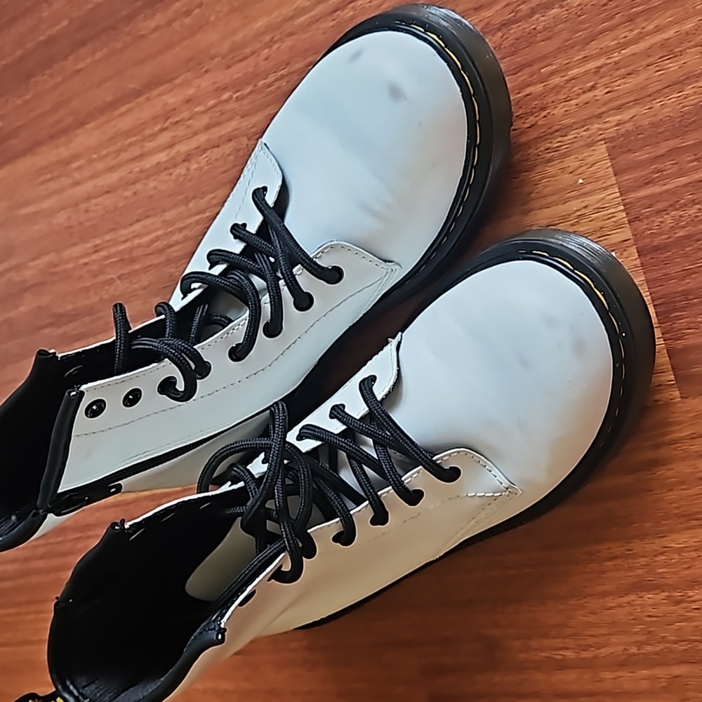 Dr Martens 1460 Combat Boots White Smooth Leather Woman's 5 M/4  Zip-up Sides